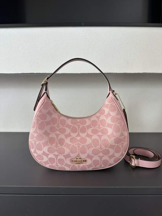Picture of Coach Handbags _SKUfw240689317fw
